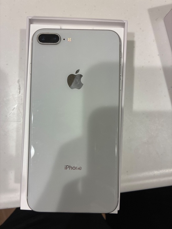 iPhone8Plus（スマホ）の商品画像 - 査定依頼日：2025年9月9日 - 最高査定価格：8,000円