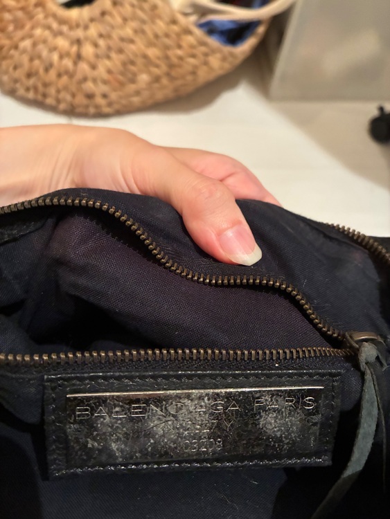 バレンシアガ  （ブランドバッグ）の商品画像 - 査定依頼日：2025年9月22日 - 最高査定価格：30,000円