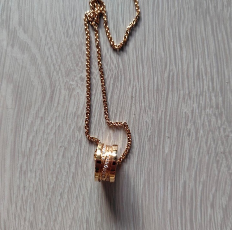 ブルガリ BVLGARI ネックレス B-zero1 ビーゼロワン デザイン レジェンド パヴェ ダイヤモンド K18PG（金・貴金属）の商品画像 - 査定依頼日：2026年10月27日 - 最高査定価格：350,000円