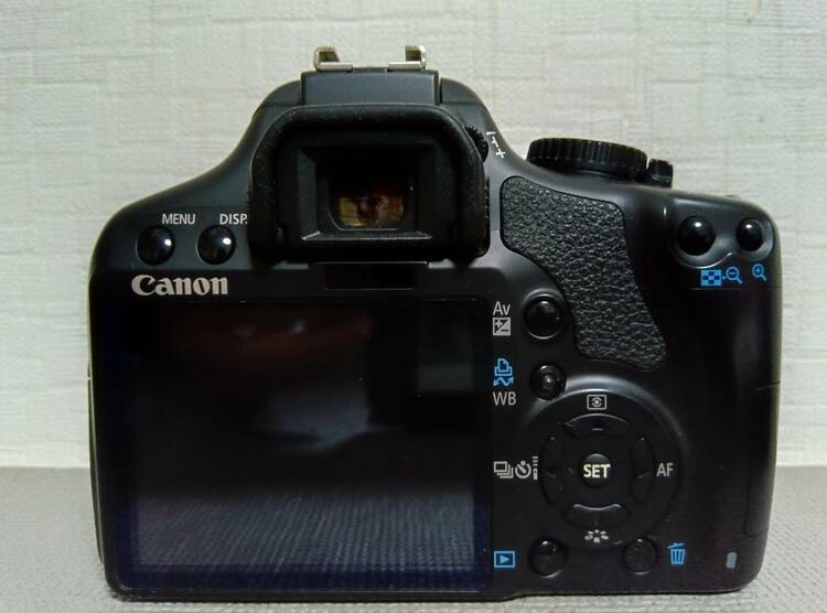 EOS Kiss　X2（カメラ）の商品画像 - 査定依頼日：2026年4月26日 - 最高査定価格：1,500円