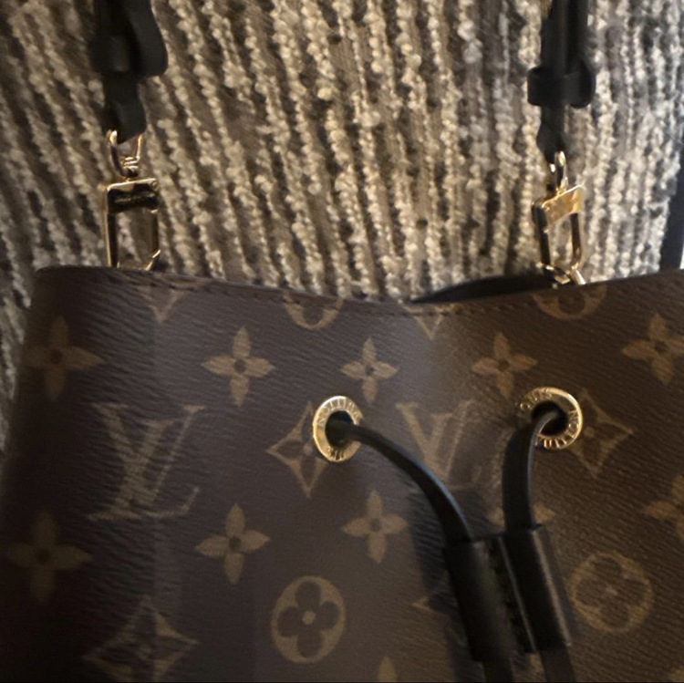 ルイヴィトン ネオノエノワール（ブランドバッグ）の商品画像 - 査定依頼日：2026年1月31日 - 最高査定価格：215,000円