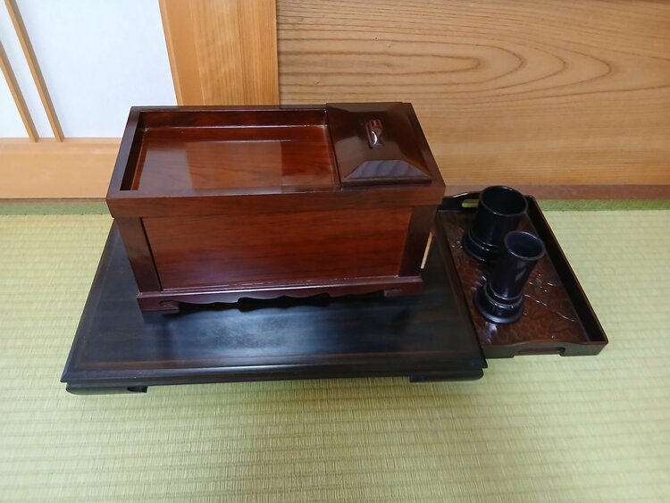 仏壇（美術品・骨董品）の商品画像 - 査定依頼日：2025年12月10日 - 最高査定価格：2,000円