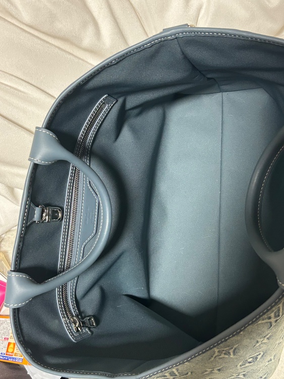 ウィークエンドトート（ブランドバッグ）の商品画像 - 査定依頼日：2026年3月28日 - 最高査定価格：280,000円