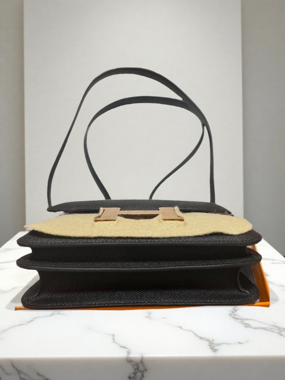 コンスタンス18（ブランドバッグ）の商品画像 - 査定依頼日：2025年7月15日 - 最高査定価格：1,660,000円