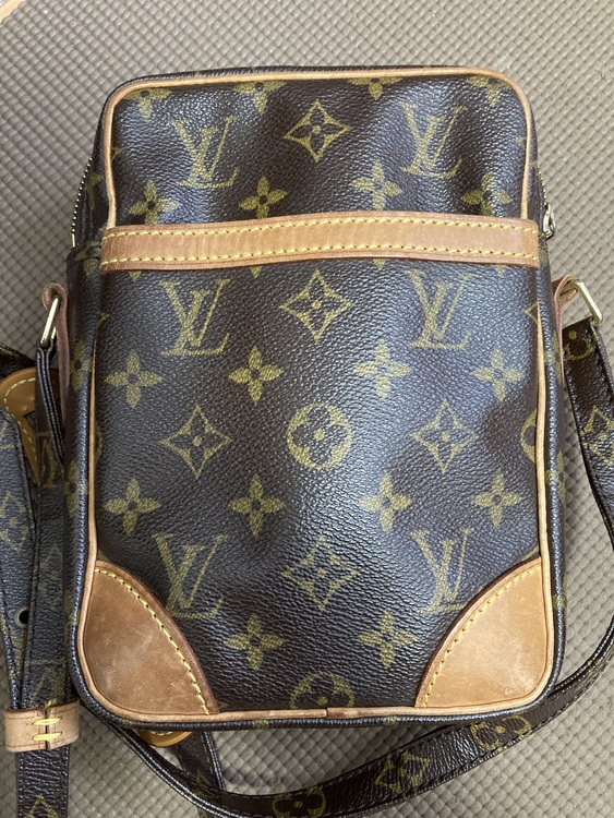 ダヌーヴ　M45266（ブランドバッグ）の商品画像 - 査定依頼日：2022年5月7日 - 最高査定価格：40,000円