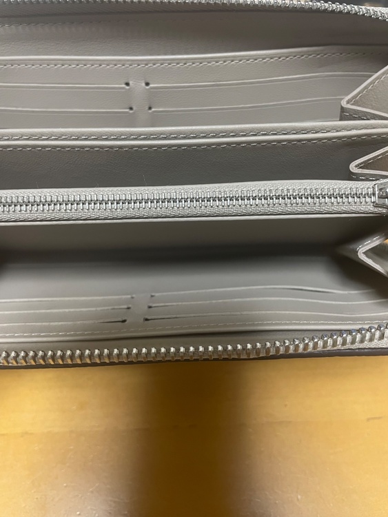 マヒナジッピウォレット（ブランド財布・小物）の商品画像 - 査定依頼日：2026年1月29日 - 最高査定価格：42,000円