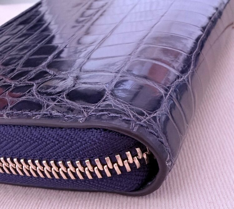 ジッピーウォレット ニロティカス（内側ゴートスキン） 紺色（ブランド財布・小物）の商品画像 - 査定依頼日：2026年3月17日 - 最高査定価格：100,000円