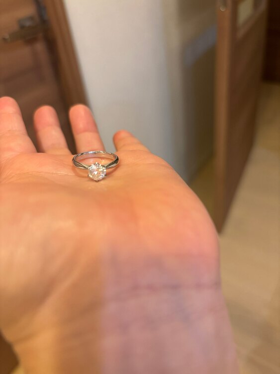 ダイヤモンド（金・貴金属）の商品画像 - 査定依頼日：2025年5月18日 - 最高査定価格：250,000円