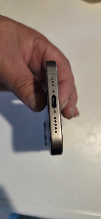 iPhone 15 Pro 128GB SIMフリー（スマホ）の商品画像 - 査定依頼日：2026年3月18日 - 最高査定価格：100,000円