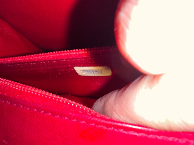 赤　チェーンショルダー（ブランドバッグ）の商品画像 - 査定依頼日：2026年2月15日 - 最高査定価格：105,000円