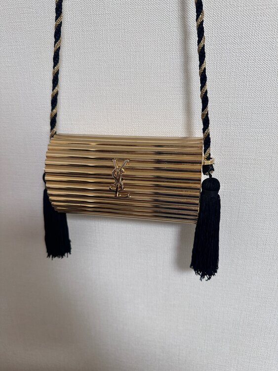 イブサンローラン  （ブランドバッグ）の商品画像 - 査定依頼日：2025年4月1日 - 最高査定価格：75,000円