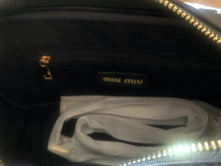 ミュウミュウ  （ブランドバッグ）の商品画像 - 査定依頼日：2025年6月2日 - 最高査定価格：240,000円
