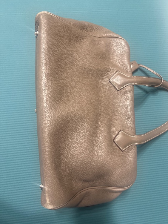 エルメス ヴィクトリア （ブランドバッグ）の商品画像 - 査定依頼日：2025年8月21日 - 最高査定価格：350,000円