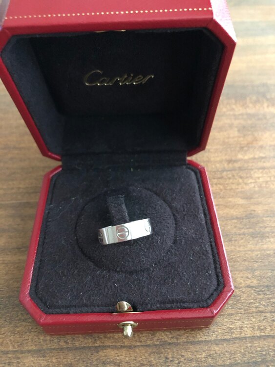 カルティエ その他 カルティエ　ラブリング　750 5（高級時計）の商品画像 - 査定依頼日：2025年5月3日 - 最高査定価格：120,000円