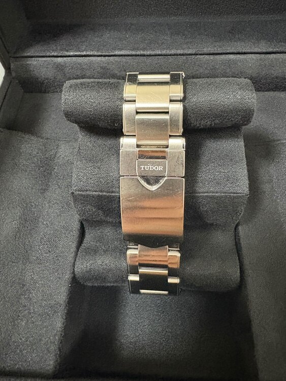 BLACK BAY GMT（高級時計）の商品画像 - 査定依頼日：2025年5月7日 - 最高査定価格：450,000円