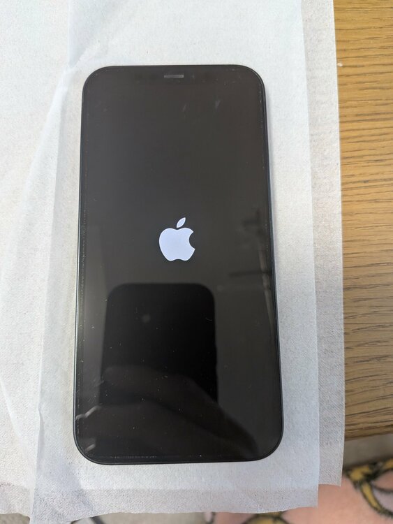 iPhone iPhone 12 64GB SIMフリー（スマホ）の商品画像 - 査定依頼日：2026年7月16日 - 最高査定価格：16,000円