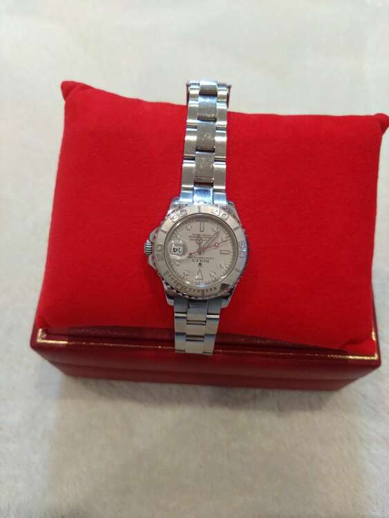 ロレックス ヨットマスター （高級時計）の商品画像 - 査定依頼日：2025年3月19日 - 最高査定価格：800,000円