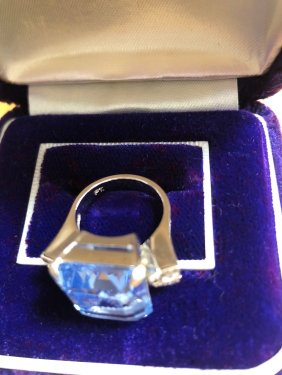アクアマリン　指輪（宝石）の商品画像 - 査定依頼日：2025年7月22日 - 最高査定価格：99,999,999円