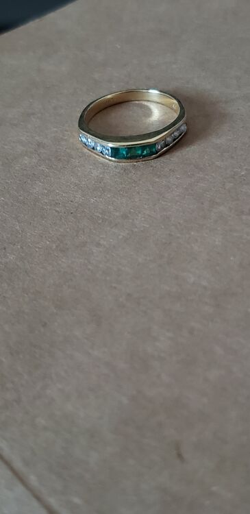 エメラルド ダイアモンド リング（宝石）の商品画像 - 査定依頼日：2025年7月30日 - 最高査定価格：30,000円