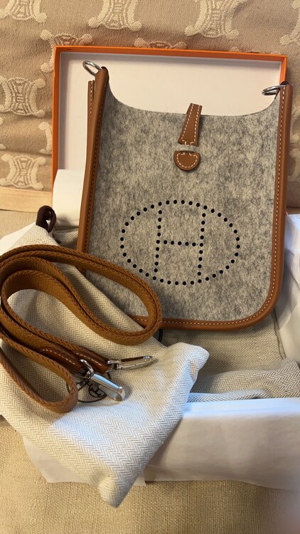 エルメス エブリン （ブランドバッグ）の商品画像 - 査定依頼日：2025年5月4日 - 最高査定価格：300,000円