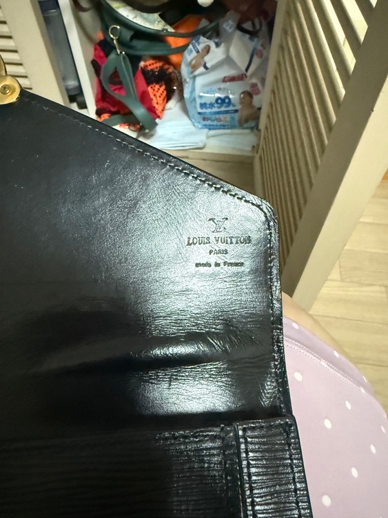 ルイヴィトン エピ （ブランドバッグ）の商品画像 - 査定依頼日：2025年10月21日 - 最高査定価格：20,000円