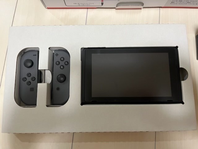 ニンテンドーswitch XKJ70044964736（ゲーム機本体・ゲームソフト）の商品画像 - 査定依頼日：2022年10月1日 - 最高査定価格：20,000円