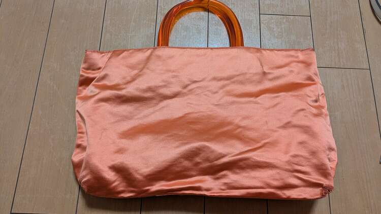 プラダ  （ブランドバッグ）の商品画像 - 査定依頼日：2025年4月24日 - 最高査定価格：3,000円