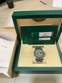 サブマリーナー 116610LV SS グリーン文字盤（高級時計）の商品画像 - 査定依頼日：2026年2月9日 - 最高査定価格：3,050,000円