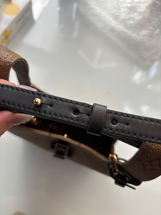 アトランティスbb（ブランドバッグ）の商品画像 - 査定依頼日：2025年11月6日 - 最高査定価格：300,000円