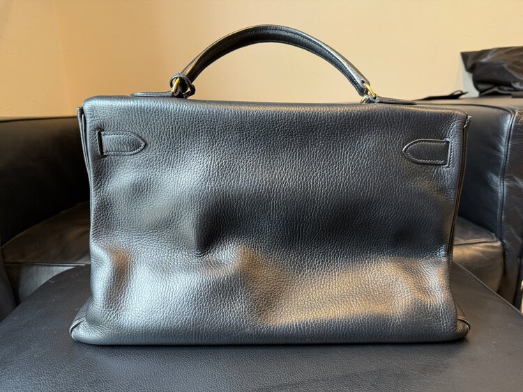 ケリー　黒　40（ブランドバッグ）の商品画像 - 査定依頼日：2025年4月23日 - 最高査定価格：750,000円