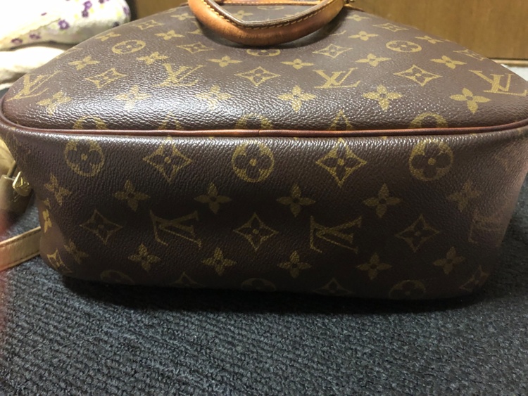 トゥルーヴィル（ブランドバッグ）の商品画像 - 査定依頼日：2026年3月19日 - 最高査定価格：30,000円