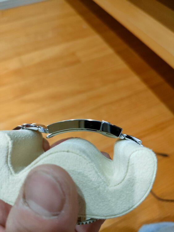 ロレックス サブマリーナー （高級時計）の商品画像 - 査定依頼日：2026年1月30日 - 最高査定価格：2,400,000円