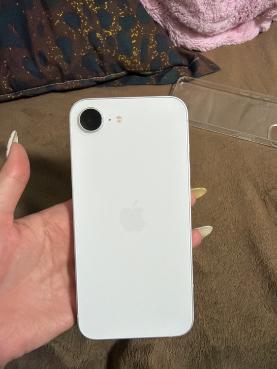 iPhone iPhone 17e 256GB SIMフリー（スマホ）の商品画像 - 査定依頼日：2026年5月30日 - 最高査定価格：73,000円