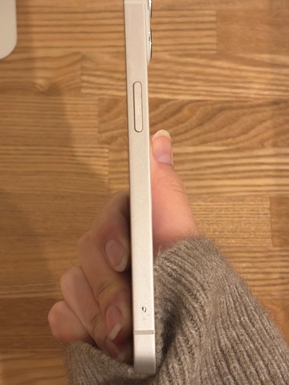 iPhone 13 128GB 楽天モバイル（スマホ）の商品画像 - 査定依頼日：2026年1月25日 - 最高査定価格：33,000円