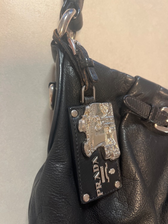 プラダ  （ブランドバッグ）の商品画像 - 査定依頼日：2025年11月16日 - 最高査定価格：24,000円