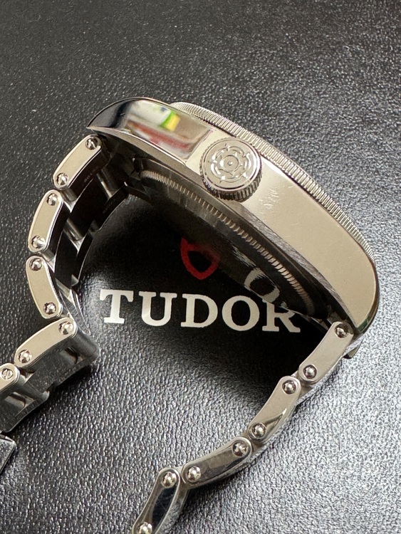 チューダー ブラックベイ 79830q（高級時計）の商品画像 - 査定依頼日：2025年10月20日 - 最高査定価格：430,000円