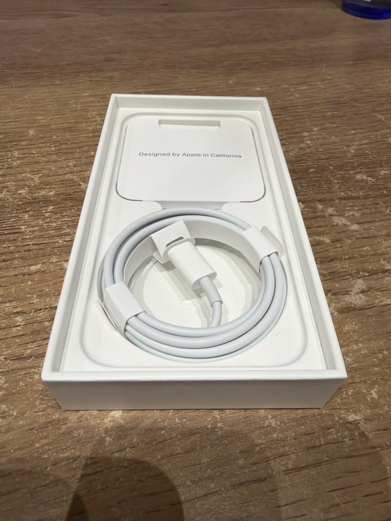 iPhone13mini256Gミッドナイト（スマホ）の商品画像 - 査定依頼日：2025年9月20日 - 最高査定価格：45,000円