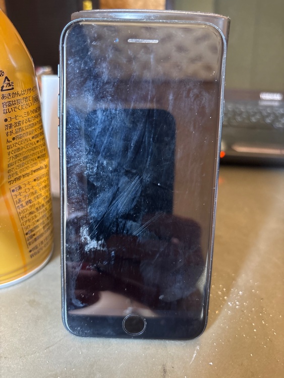 iPhone SE (第 3 世代) 64GB au（スマホ）の商品画像 - 査定依頼日：2026年3月7日 - 最高査定価格：20,000円