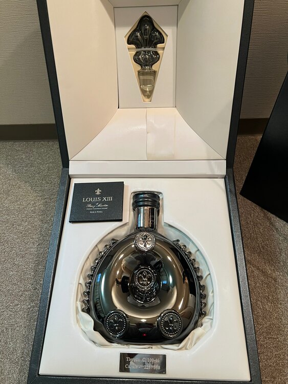 ブランデー レミーマルタン （お酒）の商品画像 - 査定依頼日：2025年6月1日 - 最高査定価格：4,000,000円