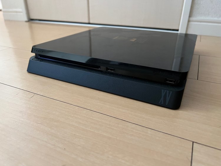 PS4 FINAL FANTASY XV LUNA EDITION (1TB)（ゲーム機本体・ゲームソフト）の商品画像 - 査定依頼日：2023年10月31日 - 最高査定価格：10,000円