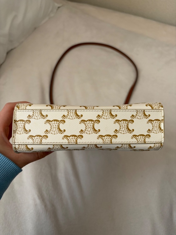 セリーヌ　ミニバーティカルカバ　2way ショルダーバッグ　ホワイト（ブランドバッグ）の商品画像 - 査定依頼日：2026年3月21日 - 最高査定価格：100,000円