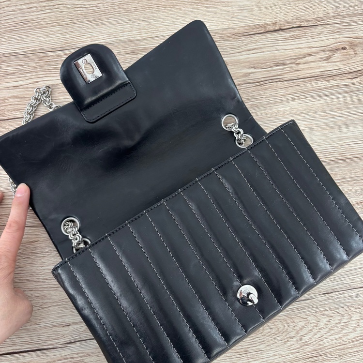 マドモアゼルチェーンショルダー（ブランドバッグ）の商品画像 - 査定依頼日：2026年1月31日 - 最高査定価格：230,000円