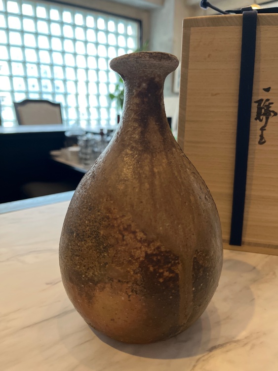 備前焼人間国宝　伊勢崎淳の花瓶（美術品・骨董品）の商品画像 - 査定依頼日：2026年3月24日 - 最高査定価格：30,000円