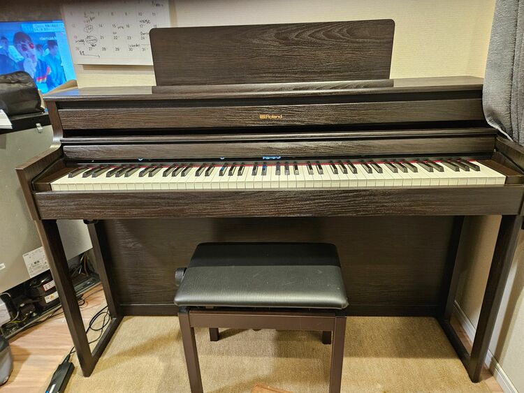 HP704-DR （ピアノ・楽器・PA機材）の商品画像 - 査定依頼日：2025年11月1日 - 最高査定価格：18,000円