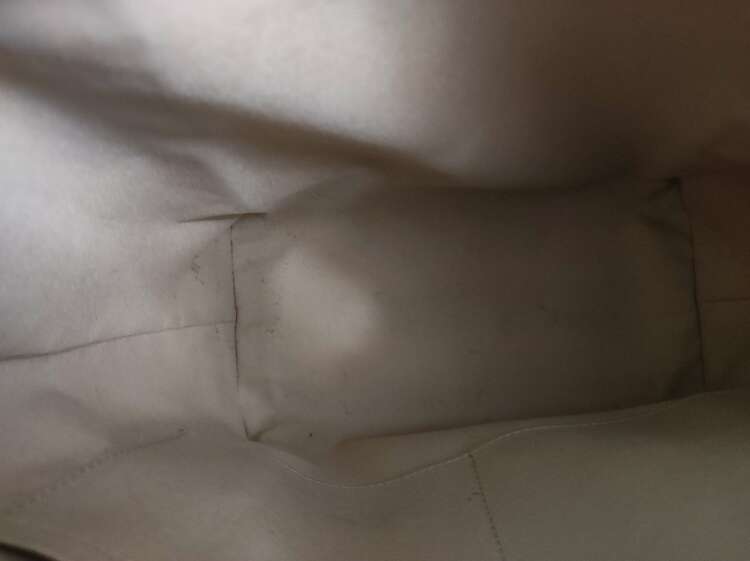 白黄ばみ（ブランドバッグ）の商品画像 - 査定依頼日：2024年12月29日 - 最高査定価格：65,000円