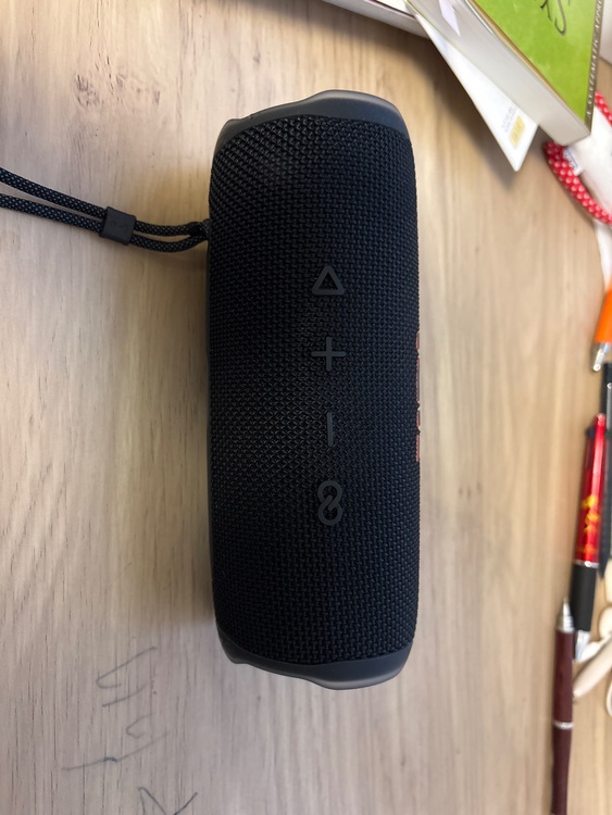 JBL flip6（オーディオ・スピーカー）の商品画像 - 査定依頼日：2025年10月21日 - 最高査定価格：1,100円