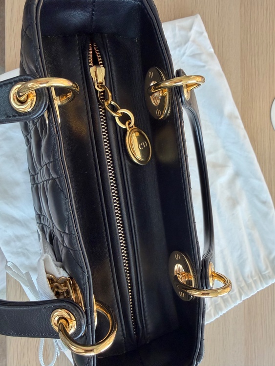 レディディオール（ブランドバッグ）の商品画像 - 査定依頼日：2026年1月30日 - 最高査定価格：230,000円