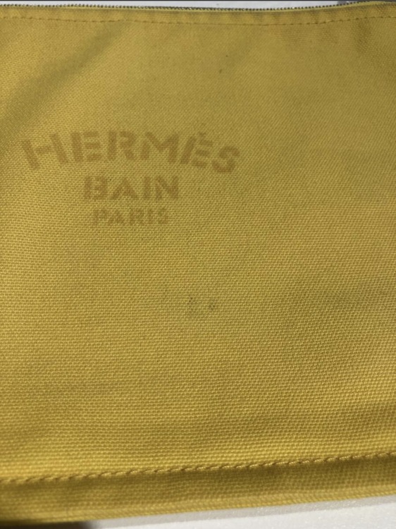 モデル：Herms Bain Flat Pouch （バン フラットポーチ）（ブランドバッグ）の商品画像 - 査定依頼日：2026年7月13日 - 最高査定価格：30,000円