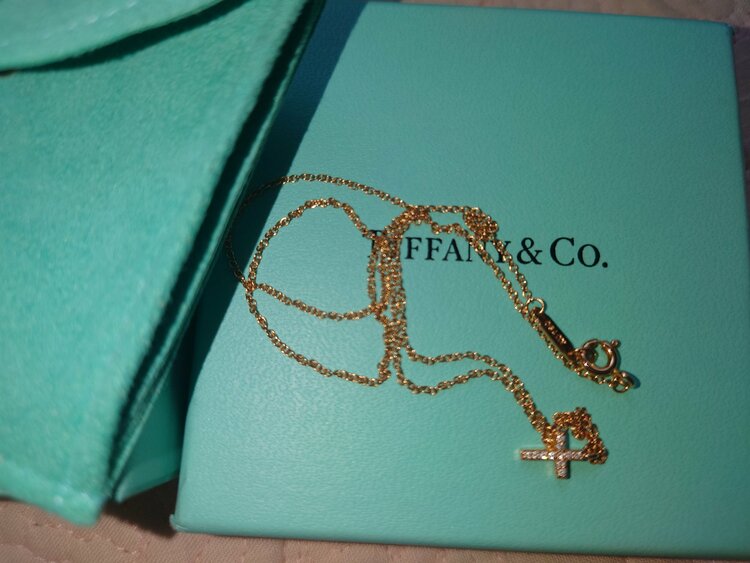 ティファニークロスダイヤモンドネックレス（金・貴金属）の商品画像 - 査定依頼日：2025年12月24日 - 最高査定価格：160,000円