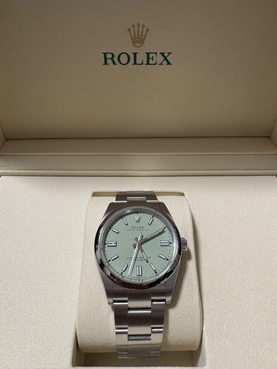 ロレックス パーペチュアル 12600（高級時計）の商品画像 - 査定依頼日：2025年6月12日 - 最高査定価格：2,100,000円